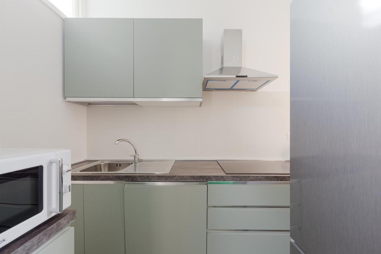 Cagnola Cozy Apartament With Balcony ミラノ エクステリア 写真